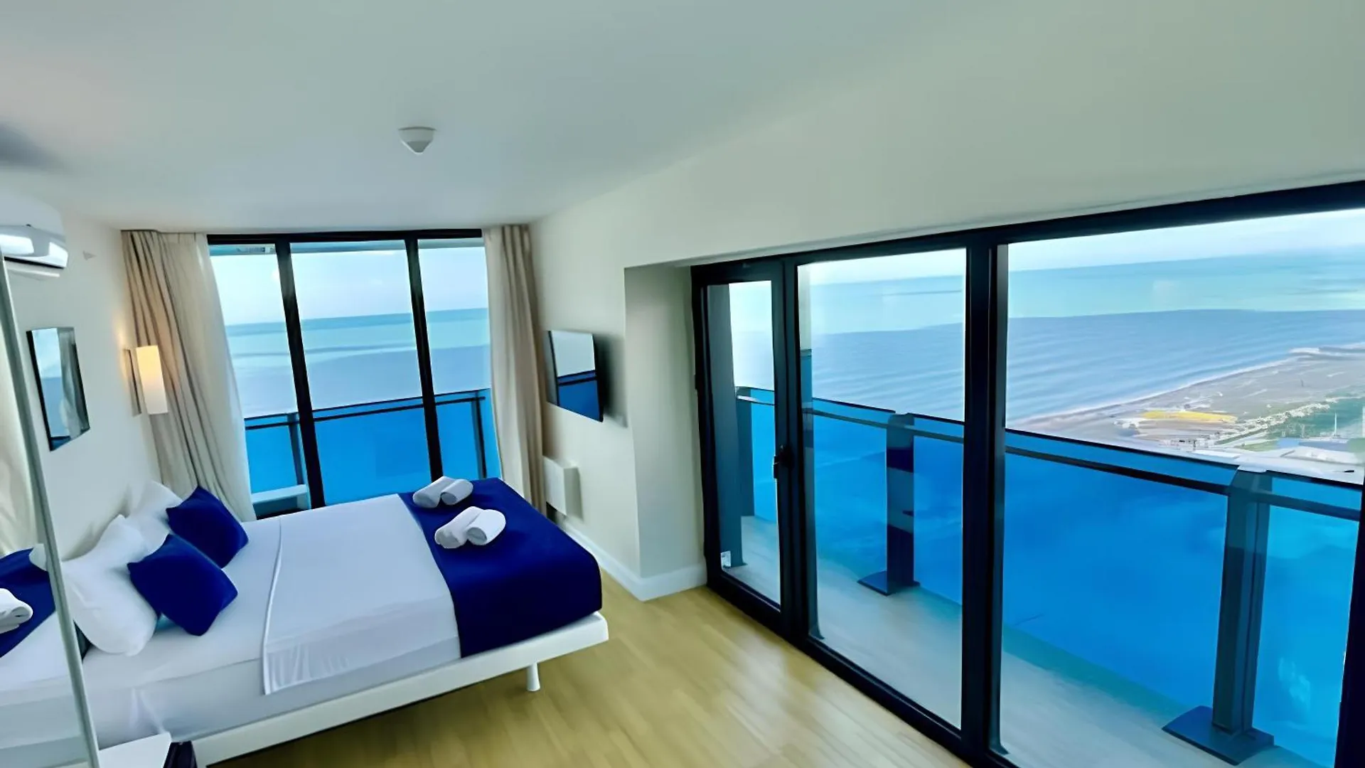 Orbi Panoramic Aparthotel Batumi 5*,