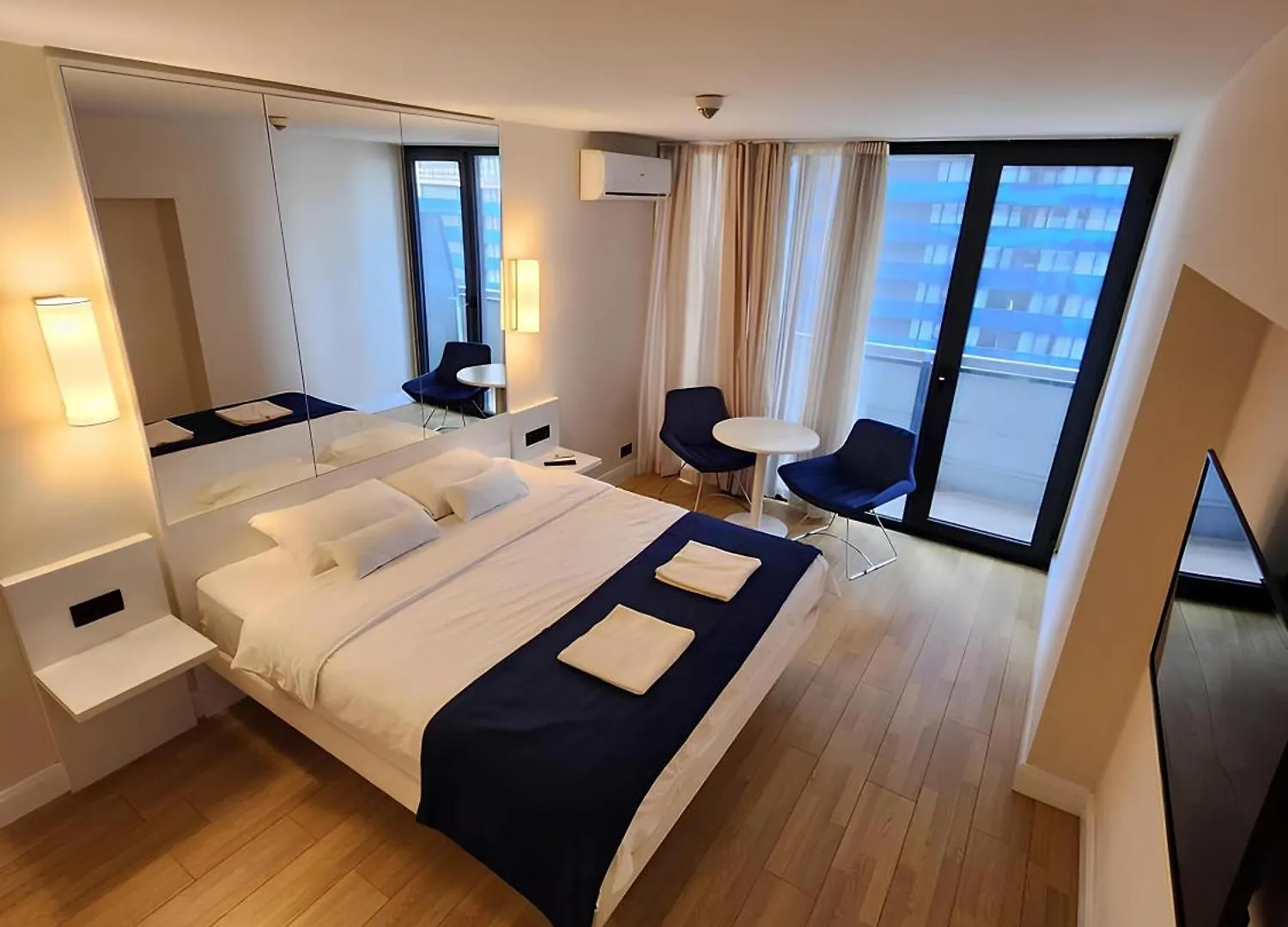 Orbi Panoramic Aparthotel Batumi 5*,